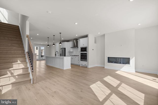 42119 PICASSO SQ, Ashburn, VA 20148