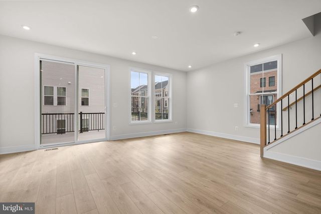 42119 PICASSO SQ, Ashburn, VA 20148