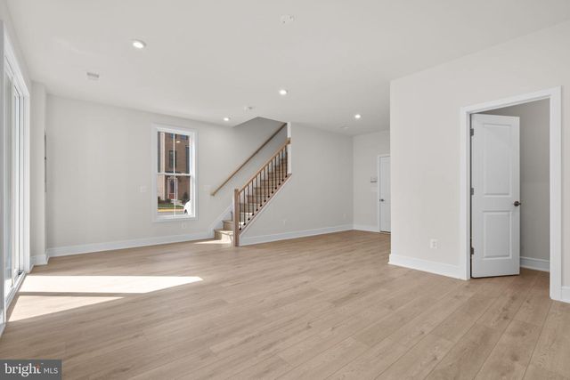 42119 PICASSO SQ, Ashburn, VA 20148