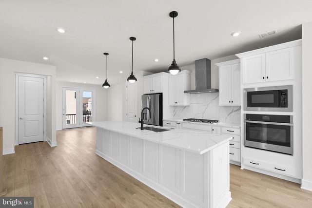 42119 PICASSO SQ, Ashburn, VA 20148