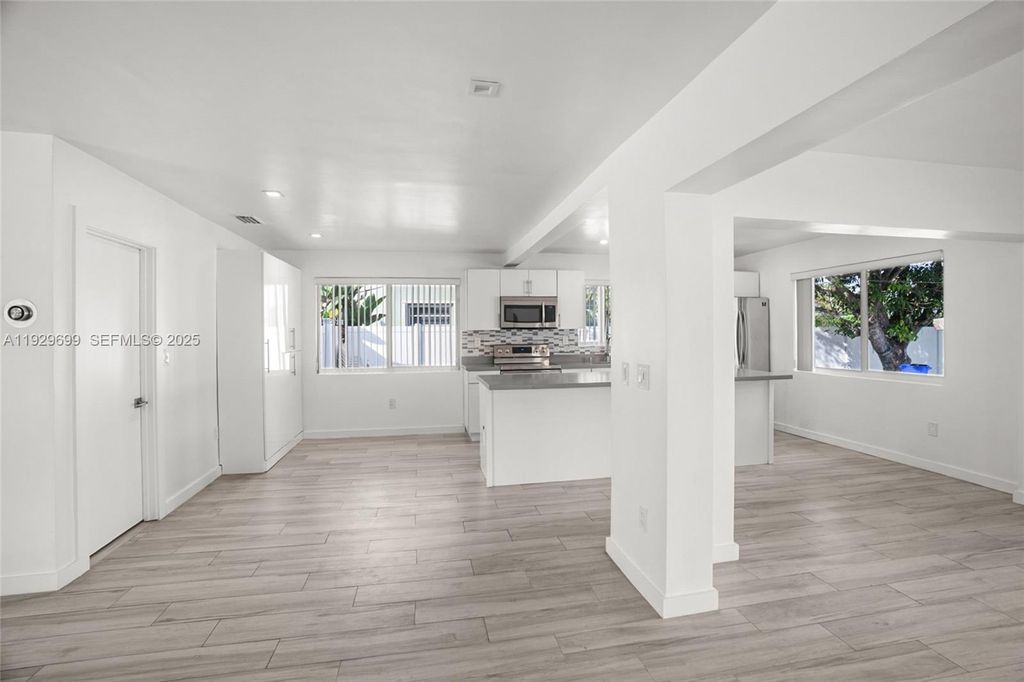 Image 10 of property listing at 5223 Monroe St, Hollywood, FL 33021