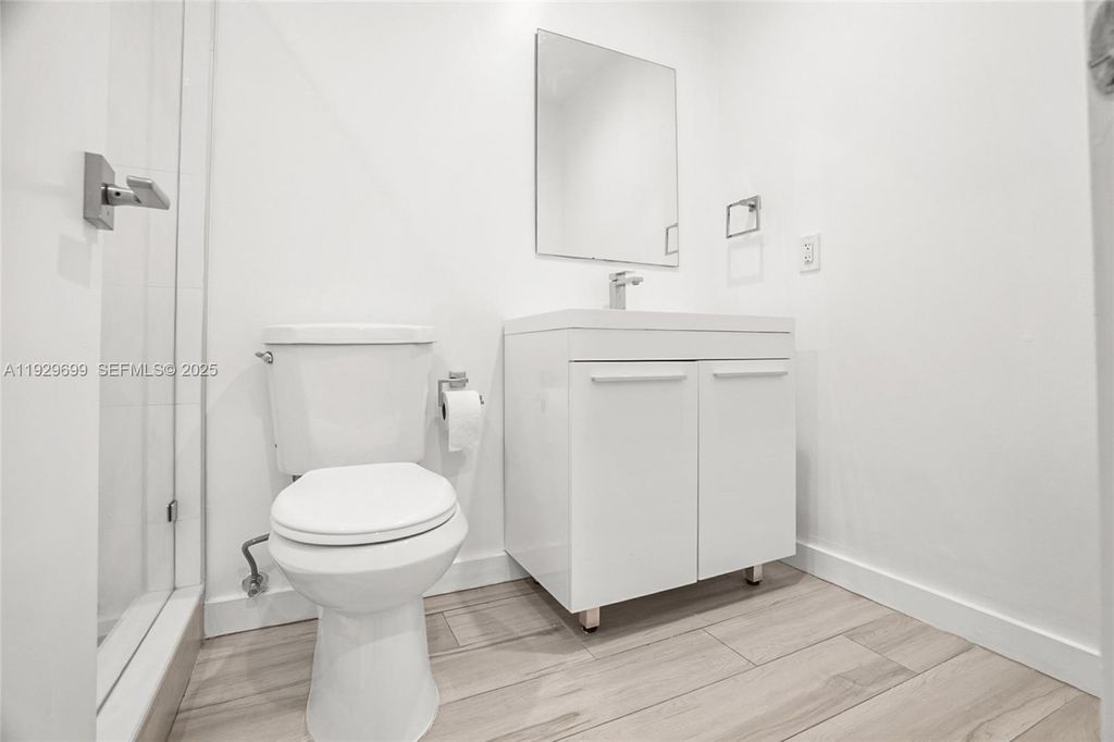 Image 24 of property listing at 5223 Monroe St, Hollywood, FL 33021