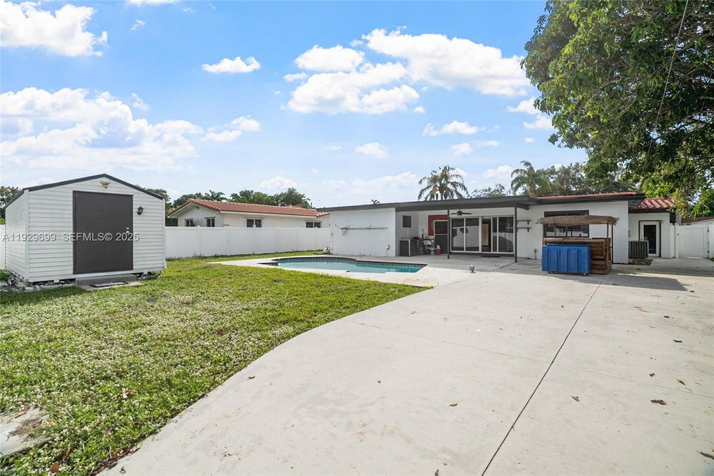 Image 33 of property listing at 5223 Monroe St, Hollywood, FL 33021