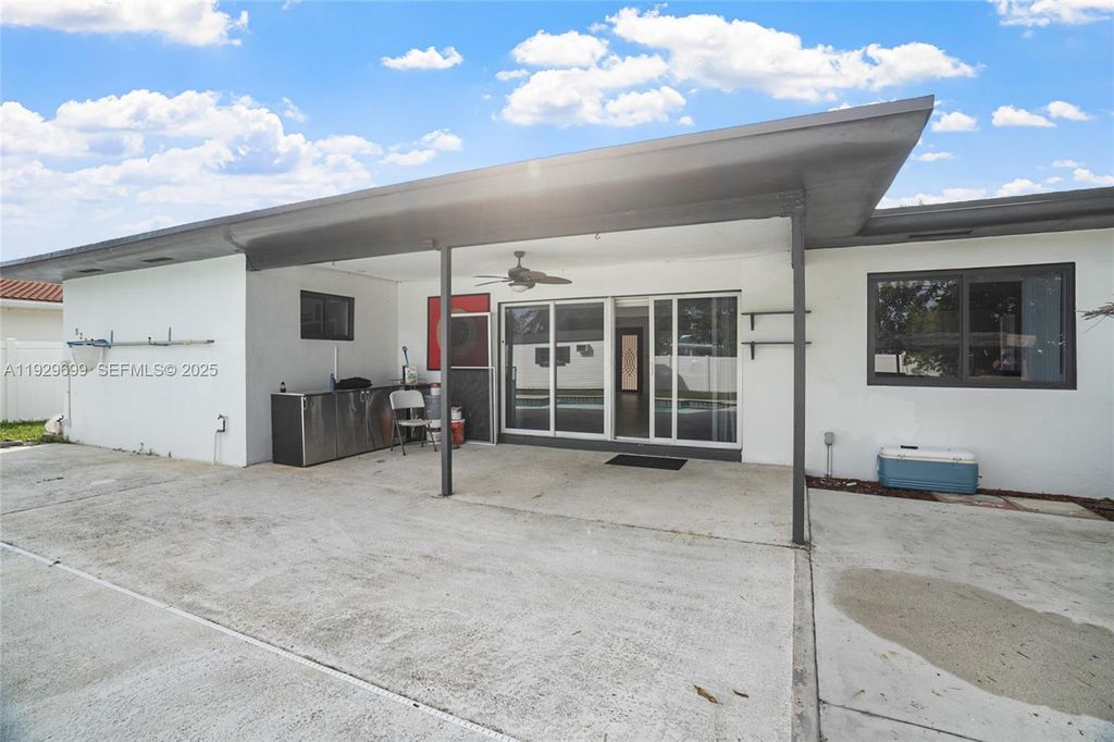 Image 34 of property listing at 5223 Monroe St, Hollywood, FL 33021