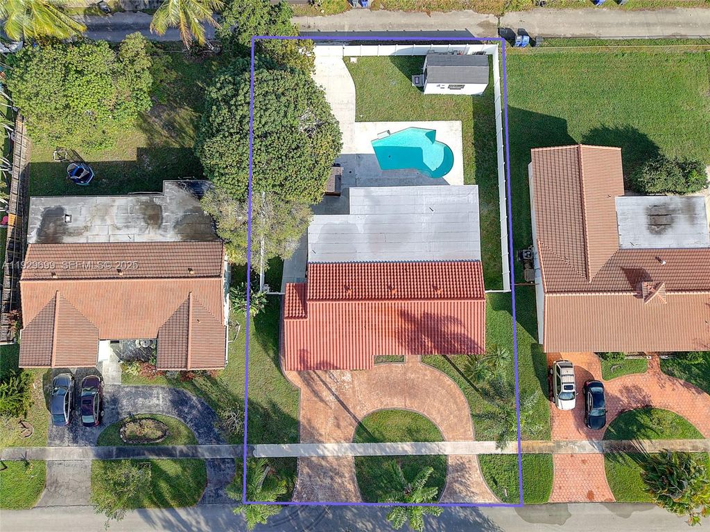 Image 36 of property listing at 5223 Monroe St, Hollywood, FL 33021