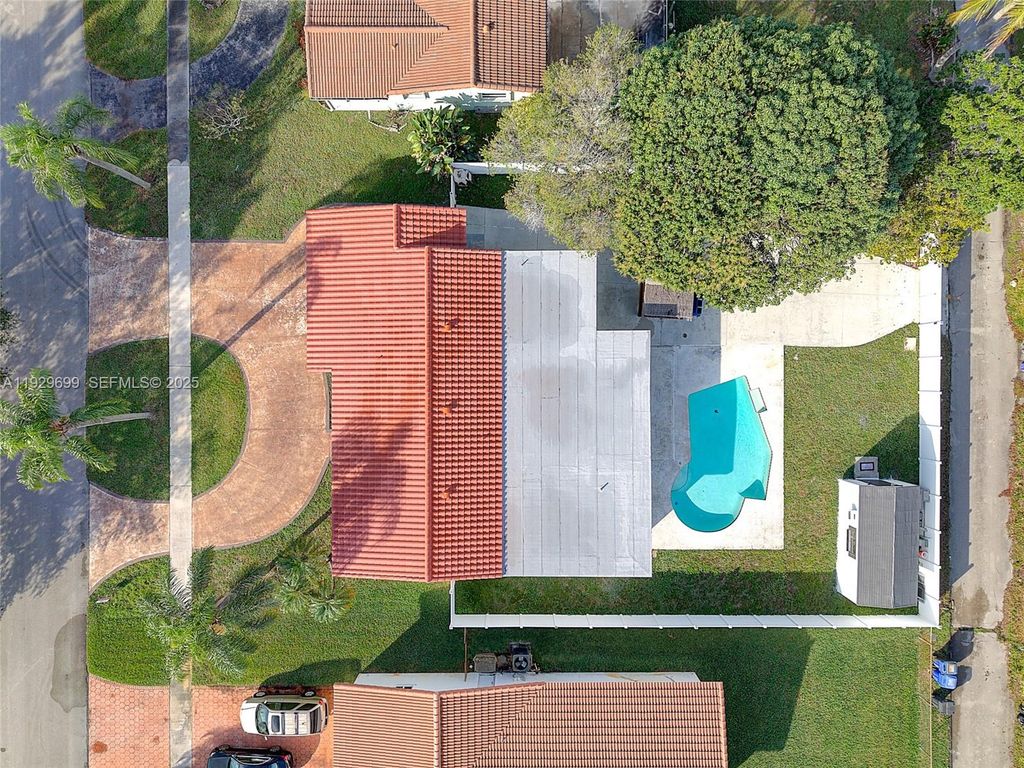 Image 37 of property listing at 5223 Monroe St, Hollywood, FL 33021