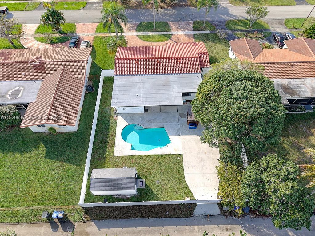 Image 38 of property listing at 5223 Monroe St, Hollywood, FL 33021