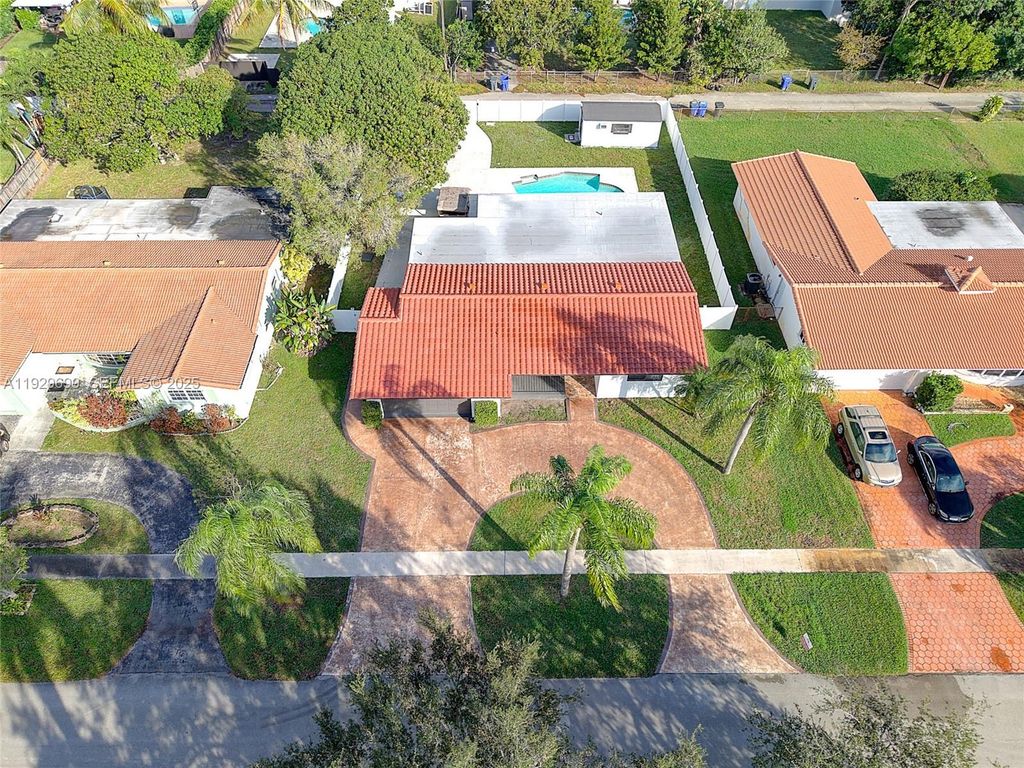 Image 40 of property listing at 5223 Monroe St, Hollywood, FL 33021