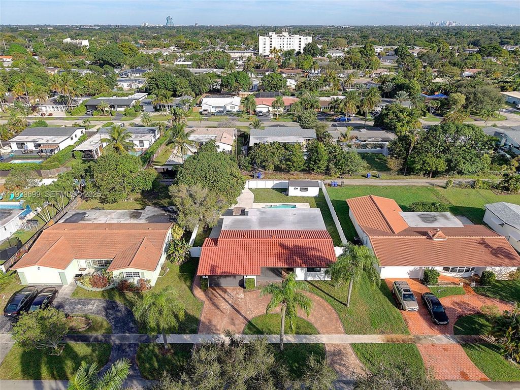 Image 41 of property listing at 5223 Monroe St, Hollywood, FL 33021