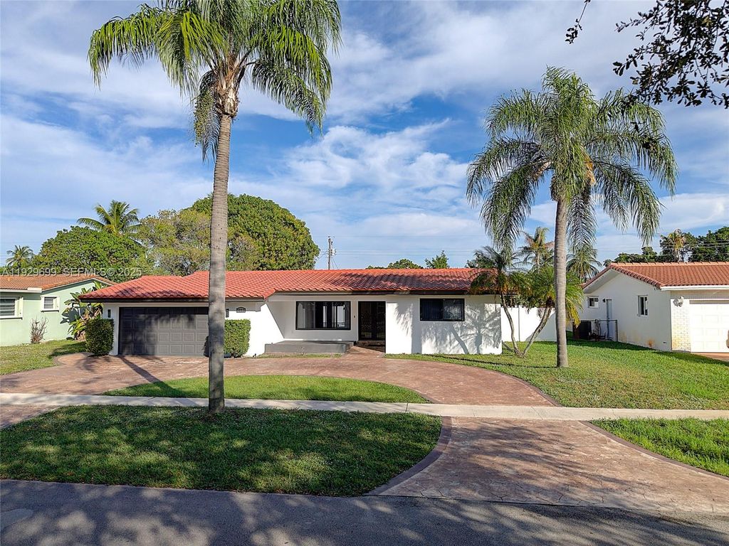 Image 43 of property listing at 5223 Monroe St, Hollywood, FL 33021