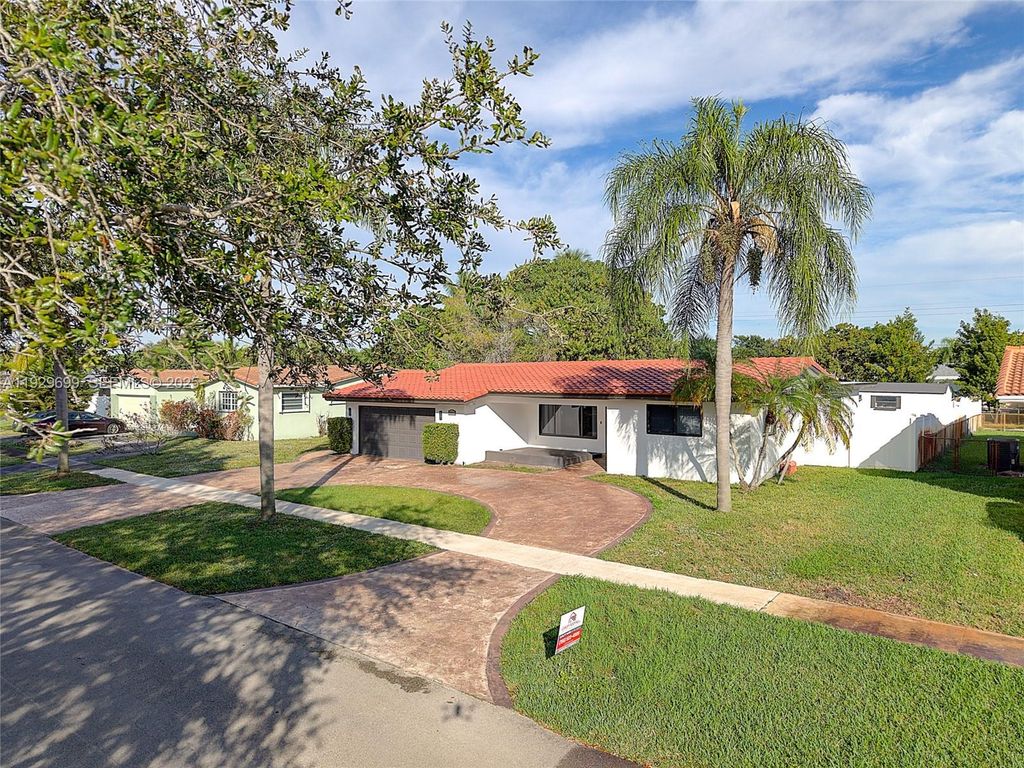 Image 44 of property listing at 5223 Monroe St, Hollywood, FL 33021