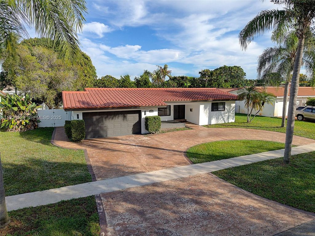 Image 45 of property listing at 5223 Monroe St, Hollywood, FL 33021