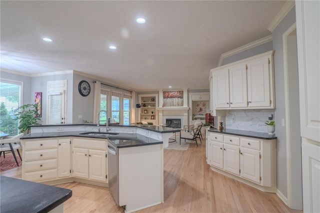 13918 Parkhill Street, Overland Park, KS 66221