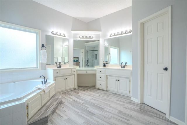 13918 Parkhill Street, Overland Park, KS 66221