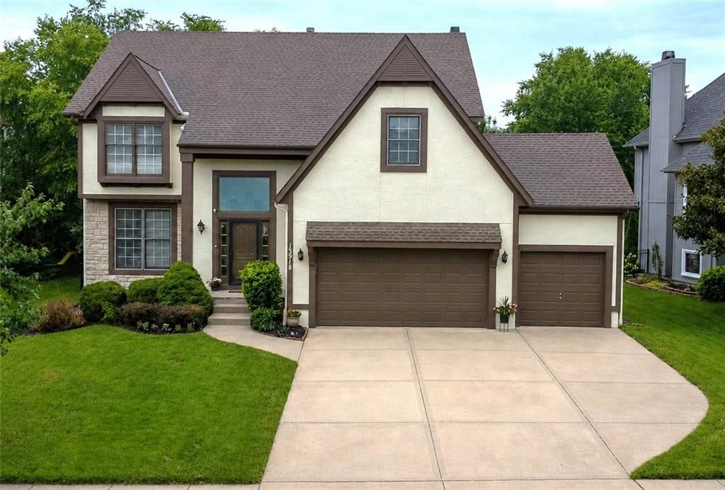 13918 Parkhill Street, Overland Park, KS 66221