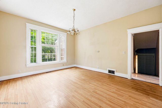 3712 W Broadway, Louisville, KY 40211