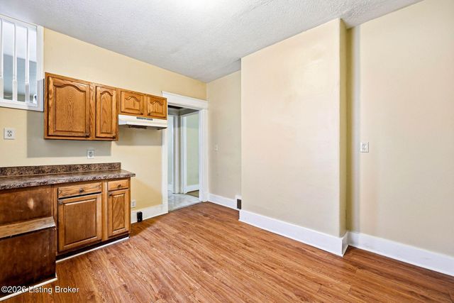 3712 W Broadway, Louisville, KY 40211