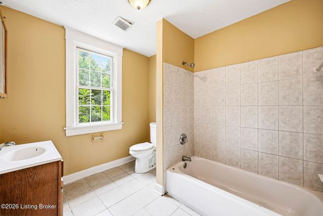 3712 W Broadway, Louisville, KY 40211