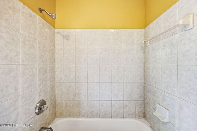 3712 W Broadway, Louisville, KY 40211