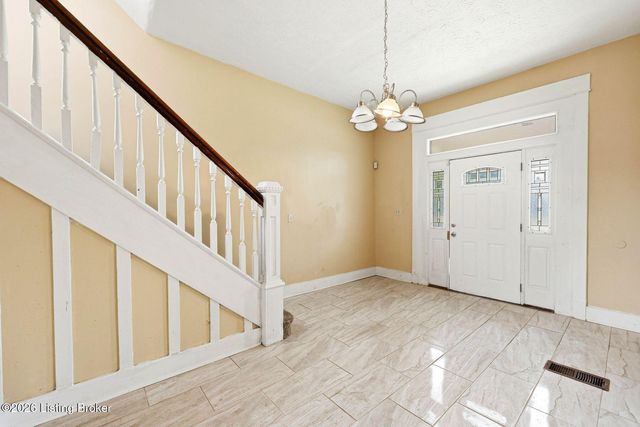 3712 W Broadway, Louisville, KY 40211