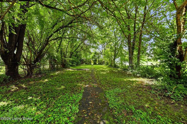 3712 W Broadway, Louisville, KY 40211