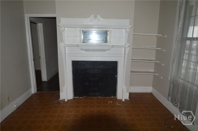 1010 W Victory Drive, Savannah, GA 31405