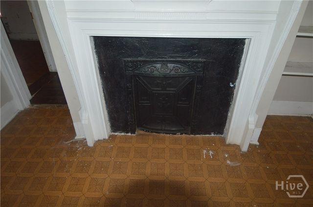 1010 W Victory Drive, Savannah, GA 31405