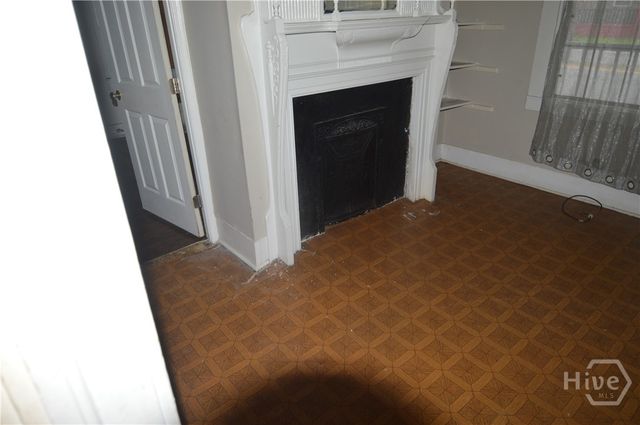 1010 W Victory Drive, Savannah, GA 31405