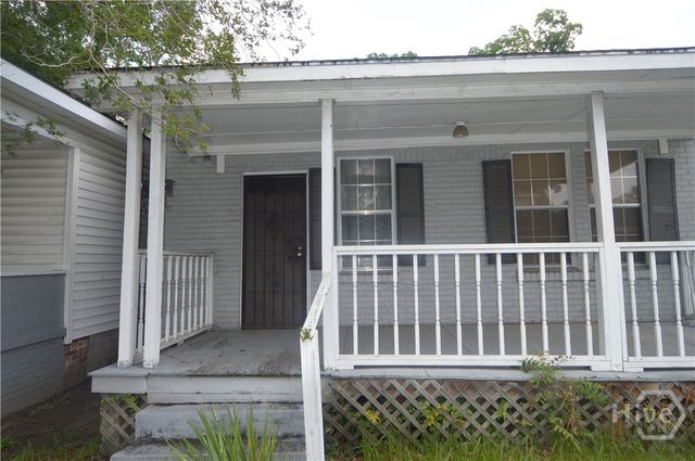 1010 W Victory Drive, Savannah, GA 31405