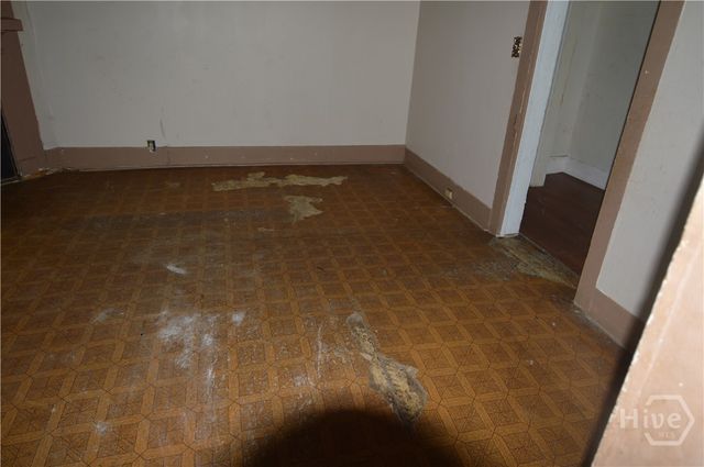1010 W Victory Drive, Savannah, GA 31405