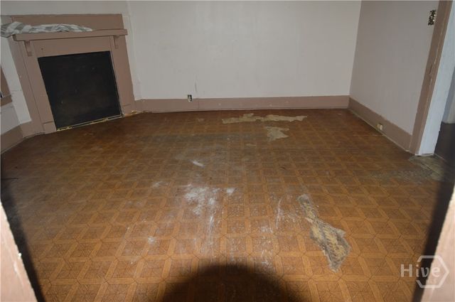 1010 W Victory Drive, Savannah, GA 31405