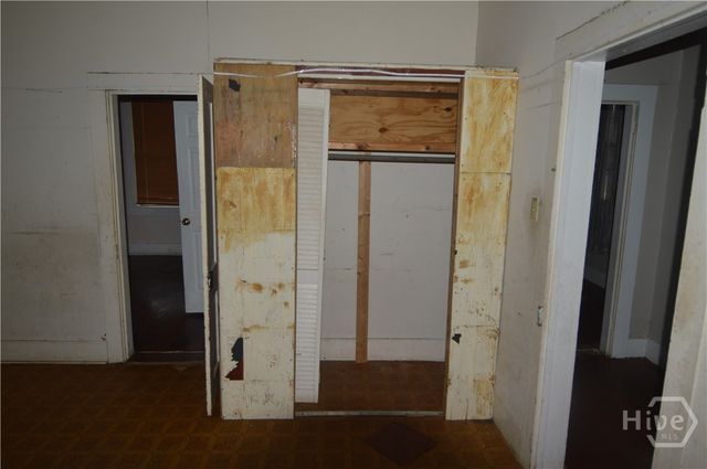 1010 W Victory Drive, Savannah, GA 31405