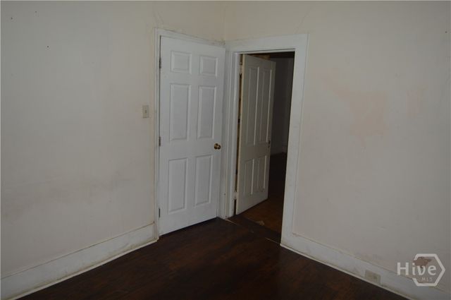 1010 W Victory Drive, Savannah, GA 31405
