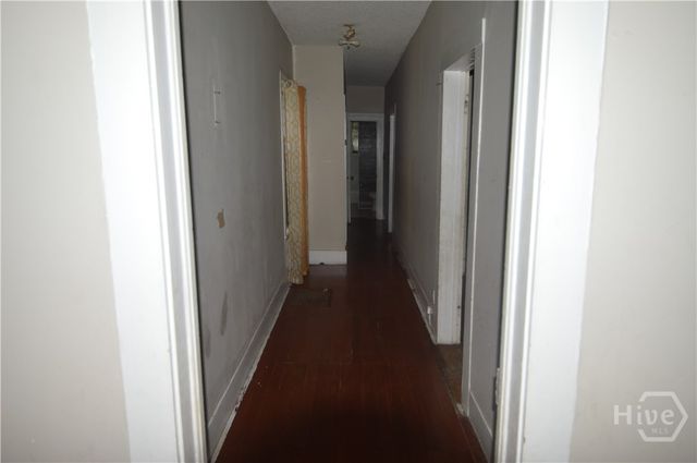 1010 W Victory Drive, Savannah, GA 31405
