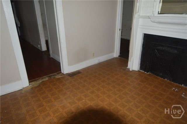 1010 W Victory Drive, Savannah, GA 31405