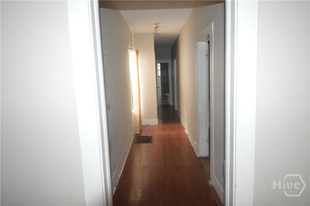 1010 W Victory Drive, Savannah, GA 31405