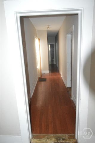 1010 W Victory Drive, Savannah, GA 31405
