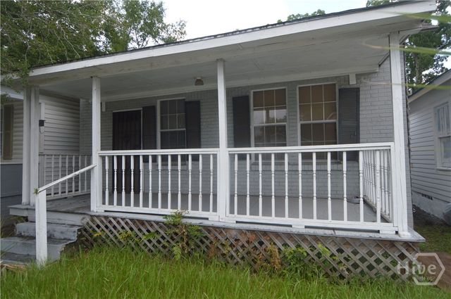 1010 W Victory Drive, Savannah, GA 31405