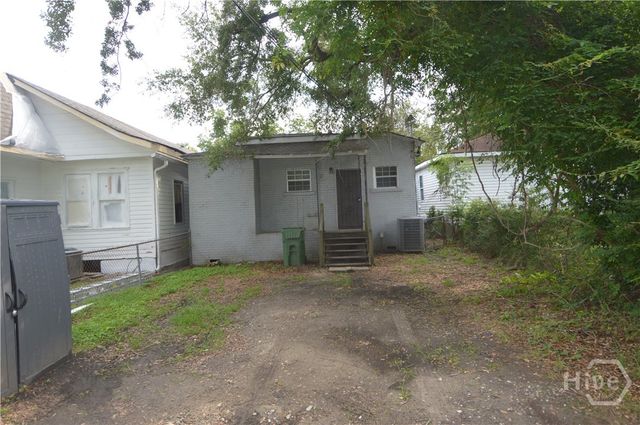 1010 W Victory Drive, Savannah, GA 31405