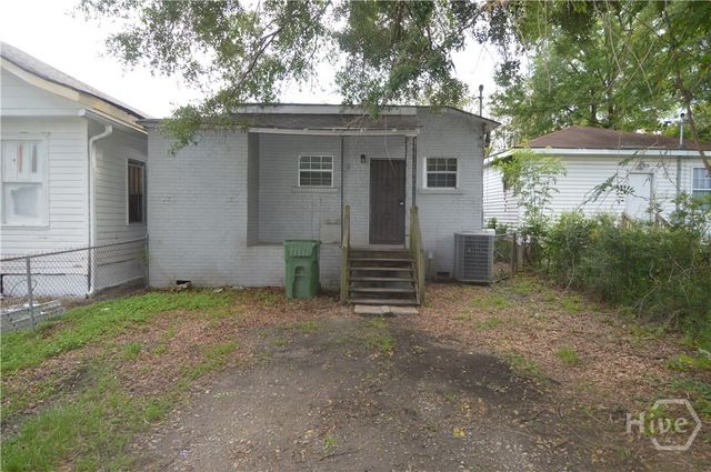 1010 W Victory Drive, Savannah, GA 31405