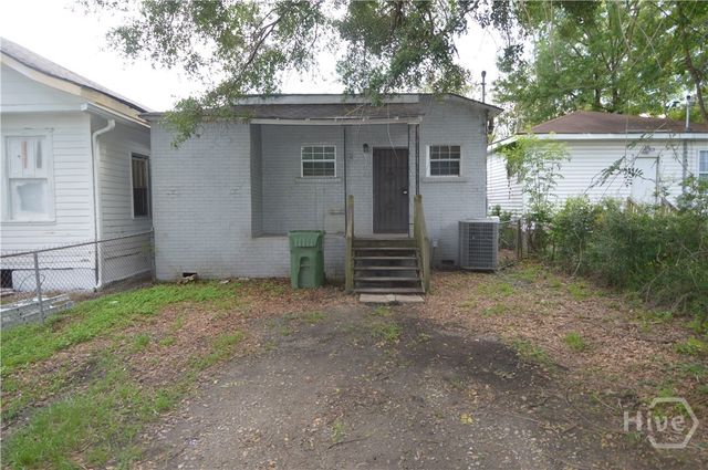 1010 W Victory Drive, Savannah, GA 31405
