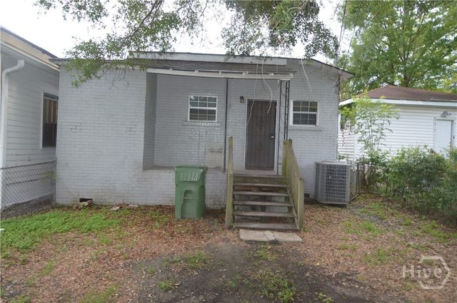 1010 W Victory Drive, Savannah, GA 31405