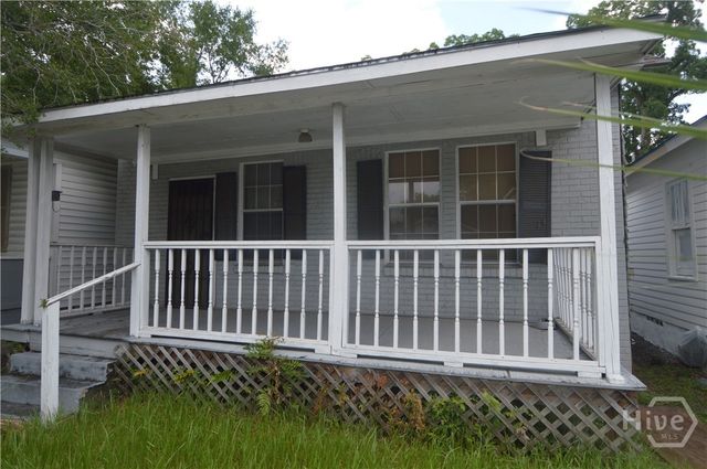 1010 W Victory Drive, Savannah, GA 31405