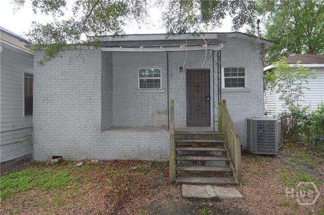 1010 W Victory Drive, Savannah, GA 31405