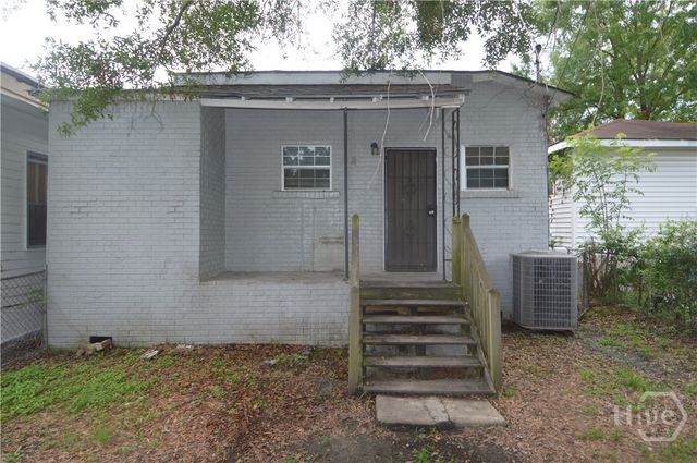 1010 W Victory Drive, Savannah, GA 31405