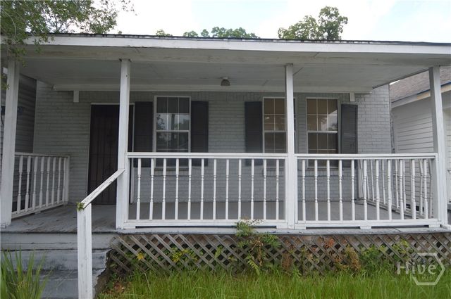 1010 W Victory Drive, Savannah, GA 31405