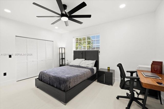 2400 NE 195th Street 2400, Miami, FL 33180