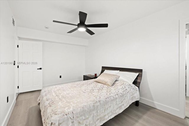2400 NE 195th Street 2400, Miami, FL 33180