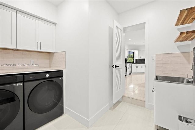 2400 NE 195th Street 2400, Miami, FL 33180