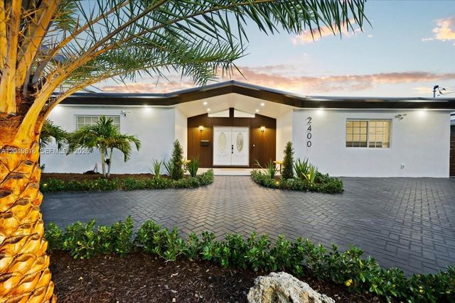 2400 NE 195th Street 2400, Miami, FL 33180